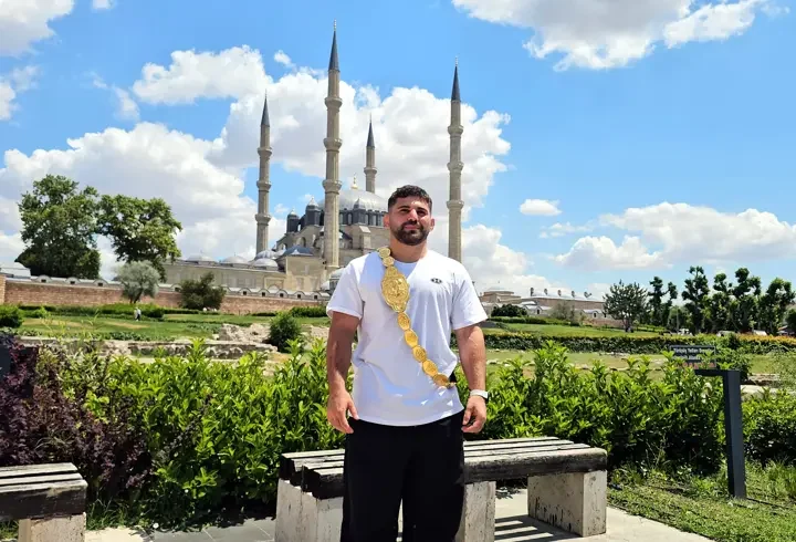 665'inci Kırkpınar Yağlı Güreşleri’nde başpehlivan olan Taş: Çocukluk hayalimi gerçekleştirdim