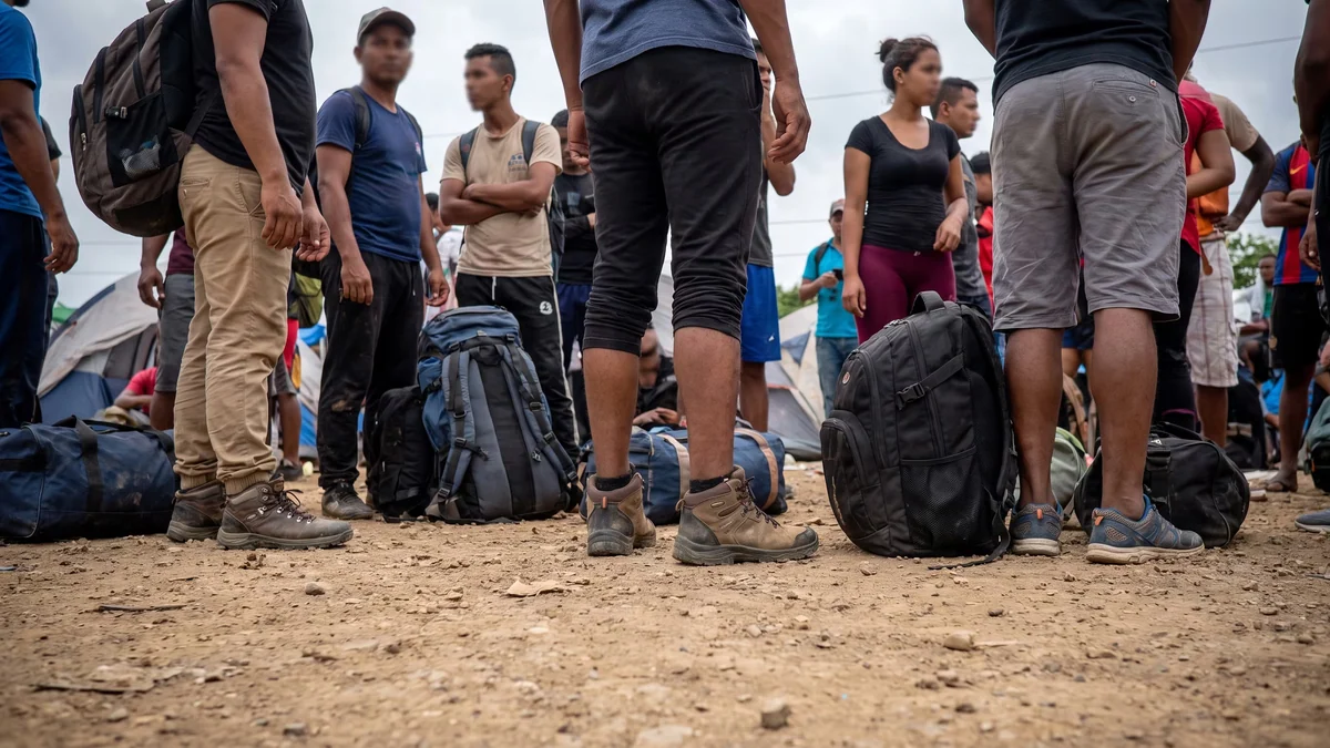 El Salvador pone en marcha registro para brindar apoyo económico a 2,500 migrantes retornados