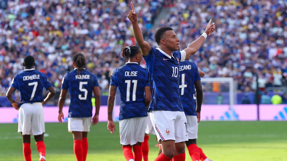 “Más fuerte que Pelé, Cruyff y Maradona”: el análisis de un medio de Francia sobre el inicio de la selección de Mbappé en el Mundial