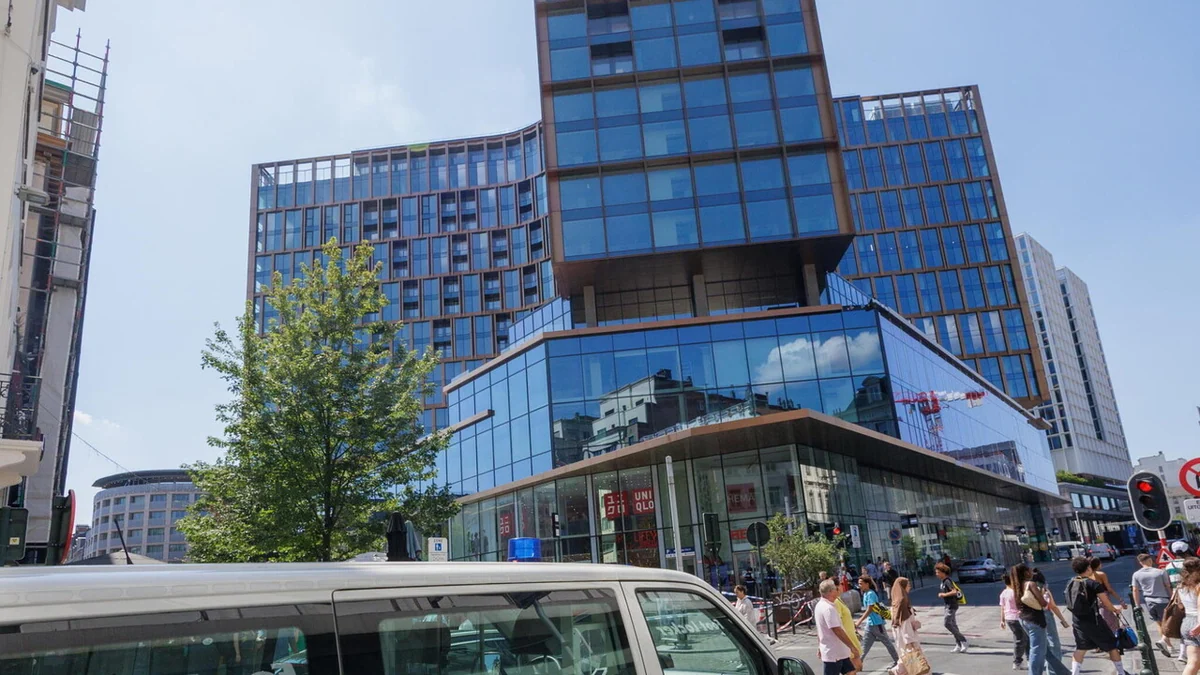 Sei morti nel rogo del cantiere per la torre Oxy a Bruxelles
