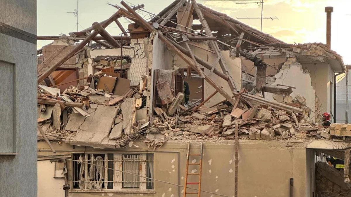 Porto Sant’Elpidio, crolla un edificio dopo un'esplosione: tre morti e due feriti