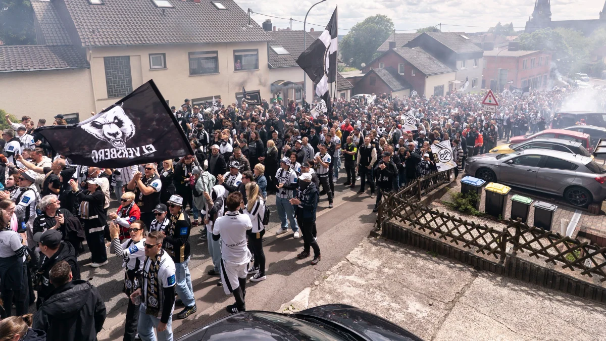 Elversberger Aufstiegs-Coup: „Das Nächste, was uns erwartet, ist die Reise zum Mars“