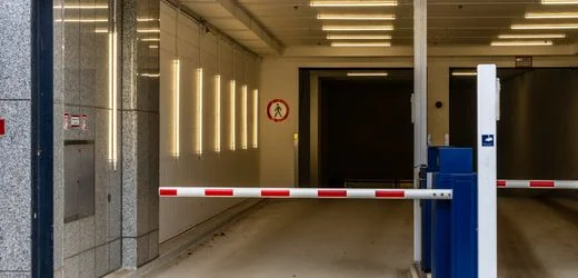 Alkohol am Steuer: Auch im Parkhaus ist eine Fahrt mit Alkohol im Blut strafbar