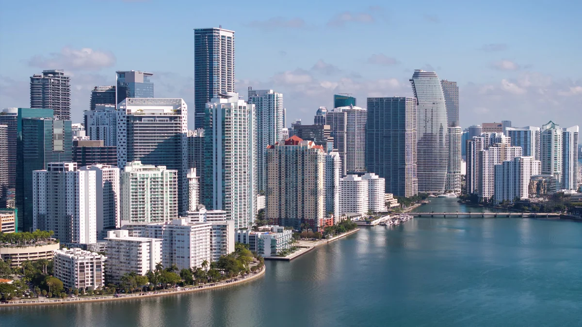 Cuánto tiempo lleva ahorrar para el pago inicial de una vivienda en Florida