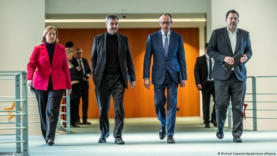 Alman hükümetinden 34 maddelik "Canlandırma Programı"