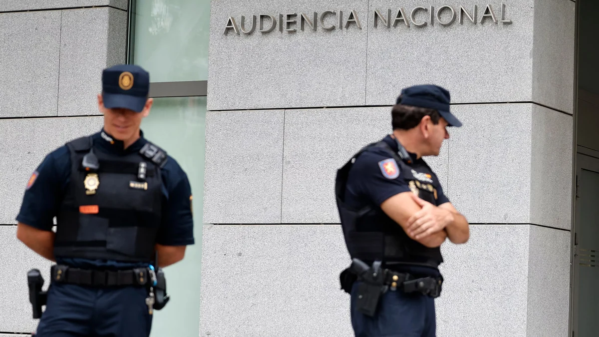 Un Rolex, una casa y casi 500.000 euros en el banco: el patrimonio que la UCO halla al guardia civil del ‘caso Koldo’