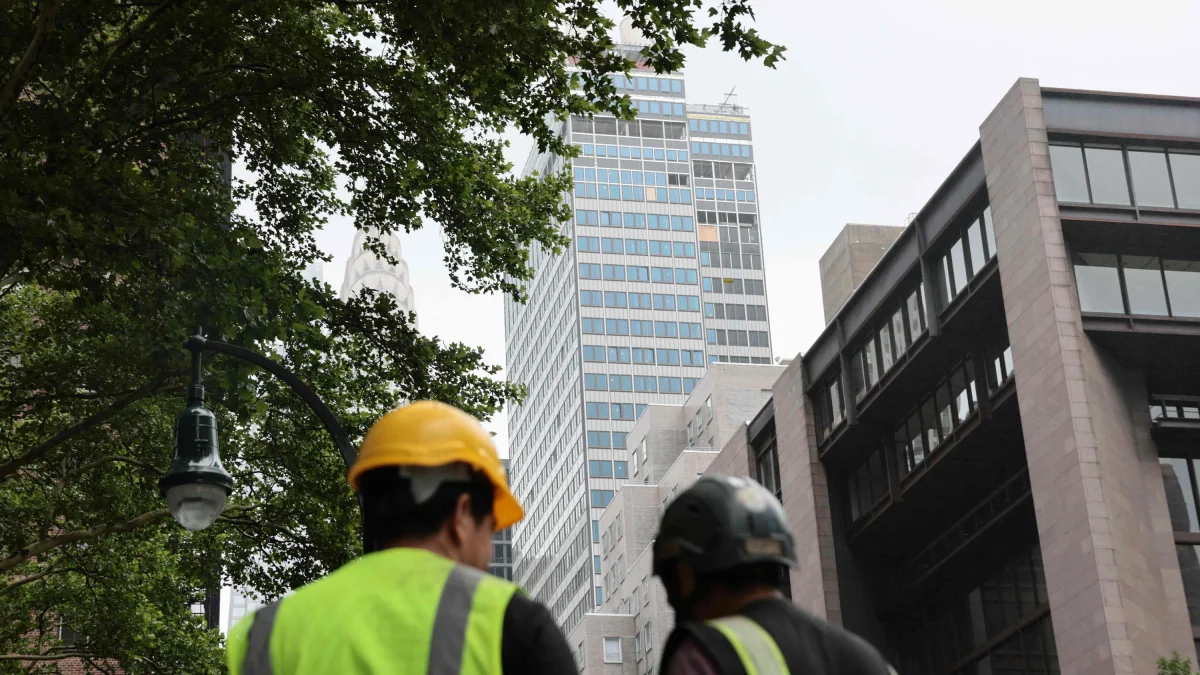 Evakuierung: Hochhaus in New York einsturzgefährdet