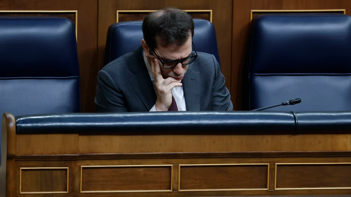 El Ministerio de Economía paraliza 'sine die' la renovación de la CNMC y no contempla ofrecer puestos al PP pese a la tradición de reparto