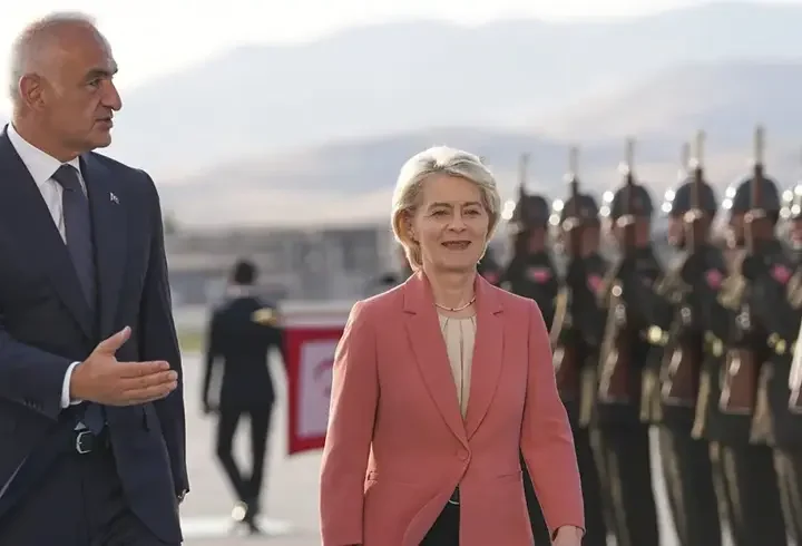Bakan Ersoy'dan NATO Zirvesi'nde yoğun diplomasi