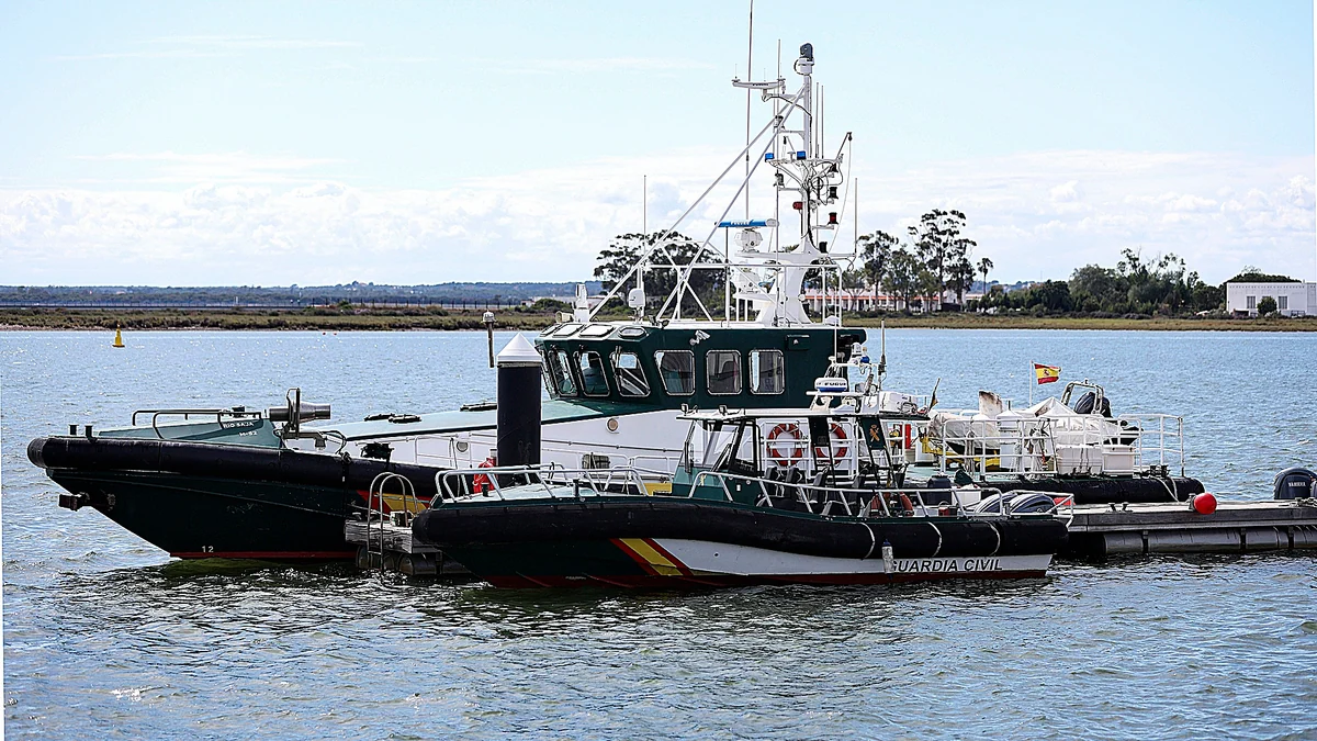 Generales de la Guardia Civil urgen a Interior a usar lanzagranadas contra el narco en el Estrecho