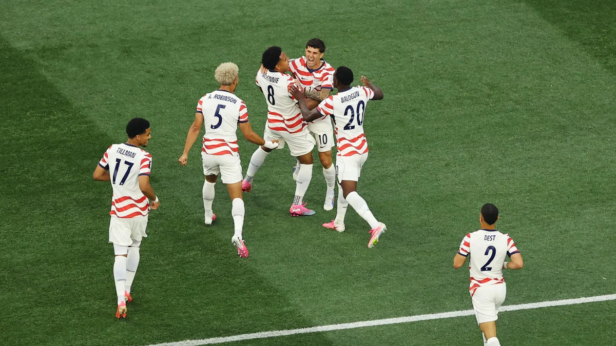 ¿Puede Estados Unidos hacer historia en su Mundial? Klinsmann, Kaká, Lahm y Ferdinand debaten hasta dónde puede llegar el equipo de Pochettino