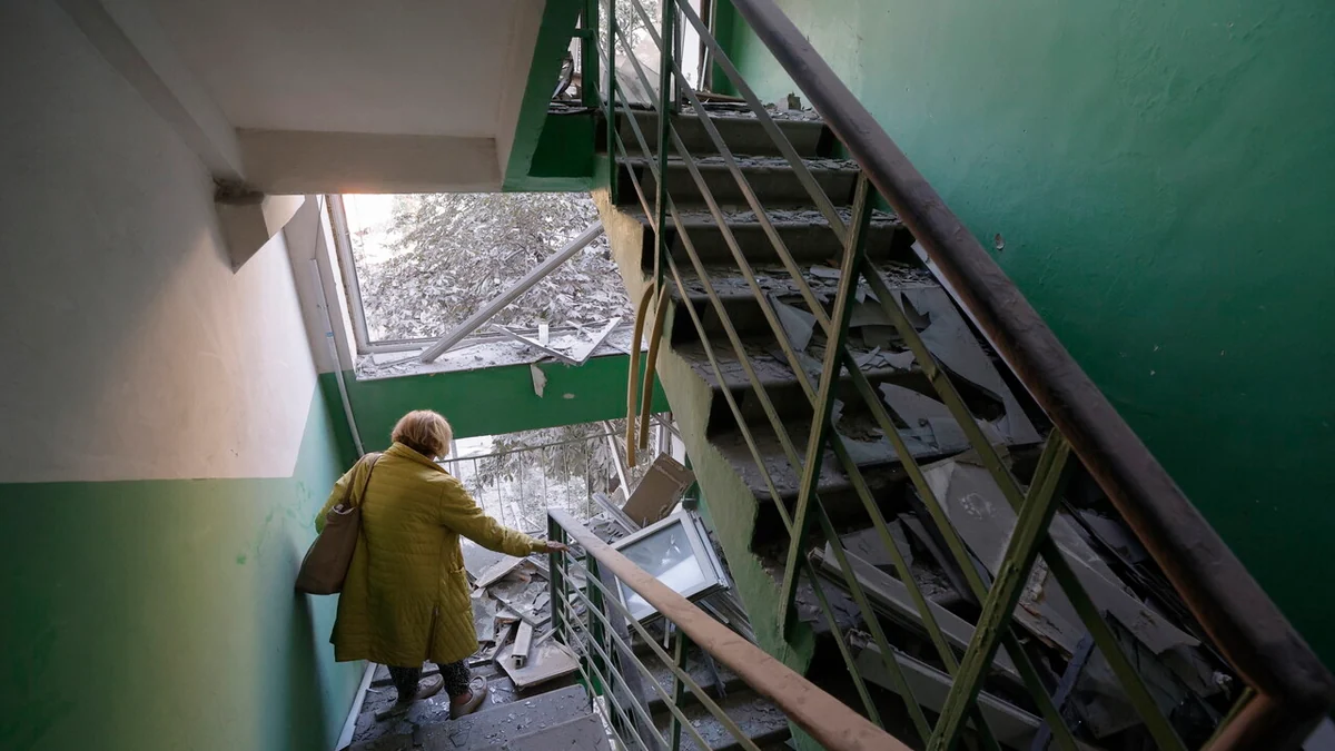 Ucraina: a Kiev si scava ancora dopo i raid, nuova strage a Sumy