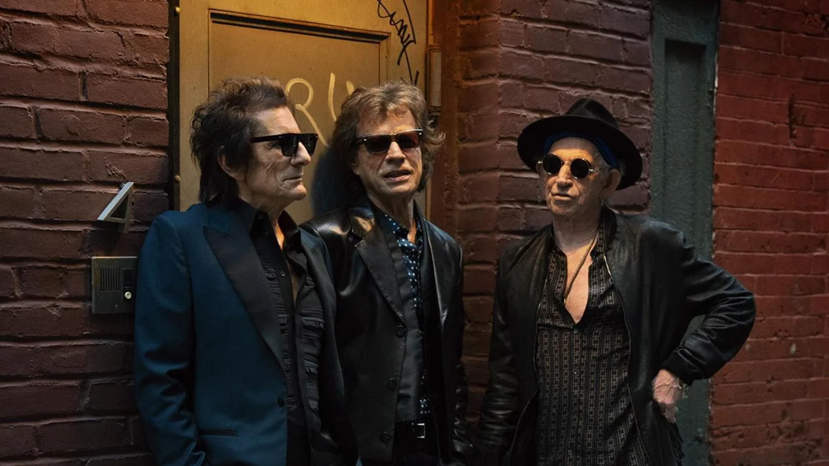 Intervista ai Rolling Stones. Mick Jagger: “Rocker a 80 anni, il segreto? Niente fumo né alcol”