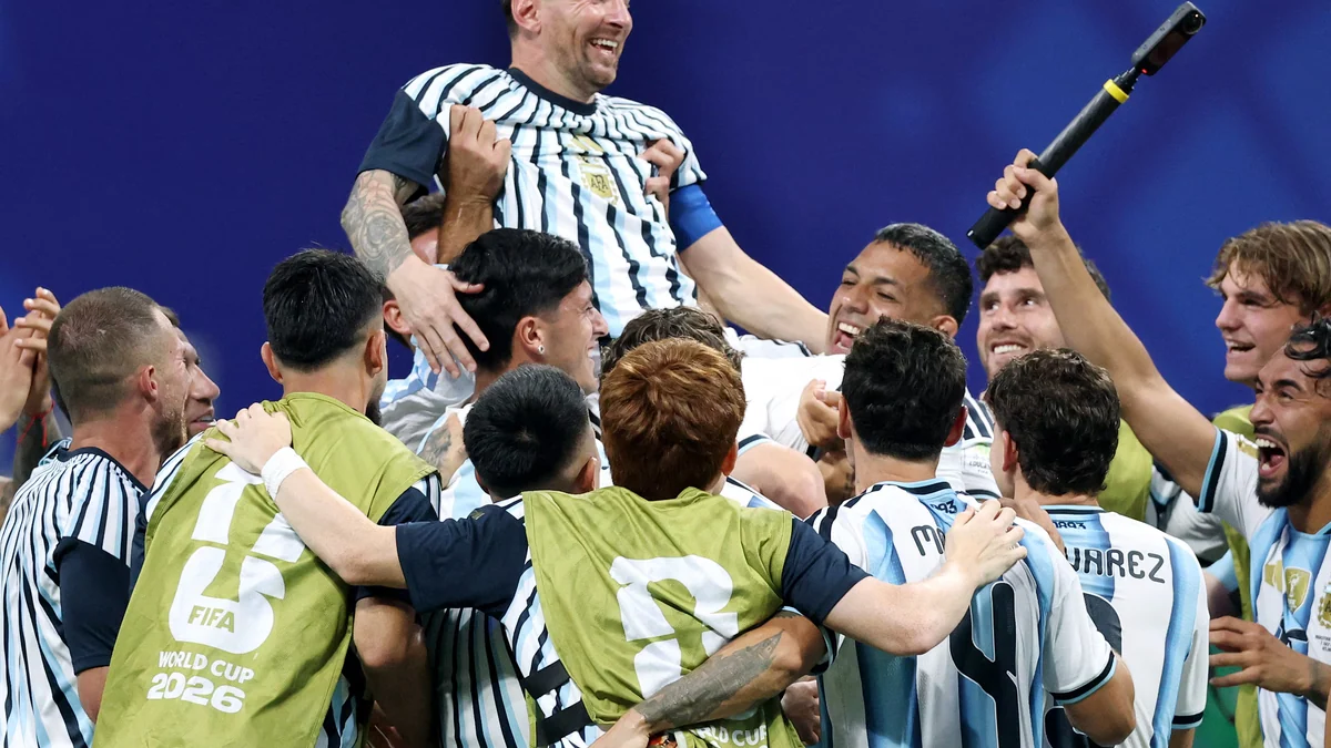 El boletín del inolvidable triunfo de Argentina ante Egipto: Paredes y Cuti Romero al rescate de la mano del superhéroe Messi