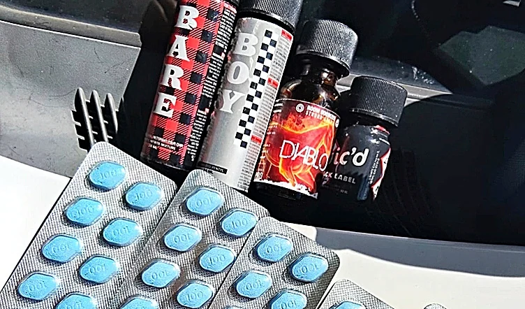 La Policía Municipal interviene viagra y 'popper' a un cura de Cuenca que iba en su coche junto a un joven por el centro de Madrid