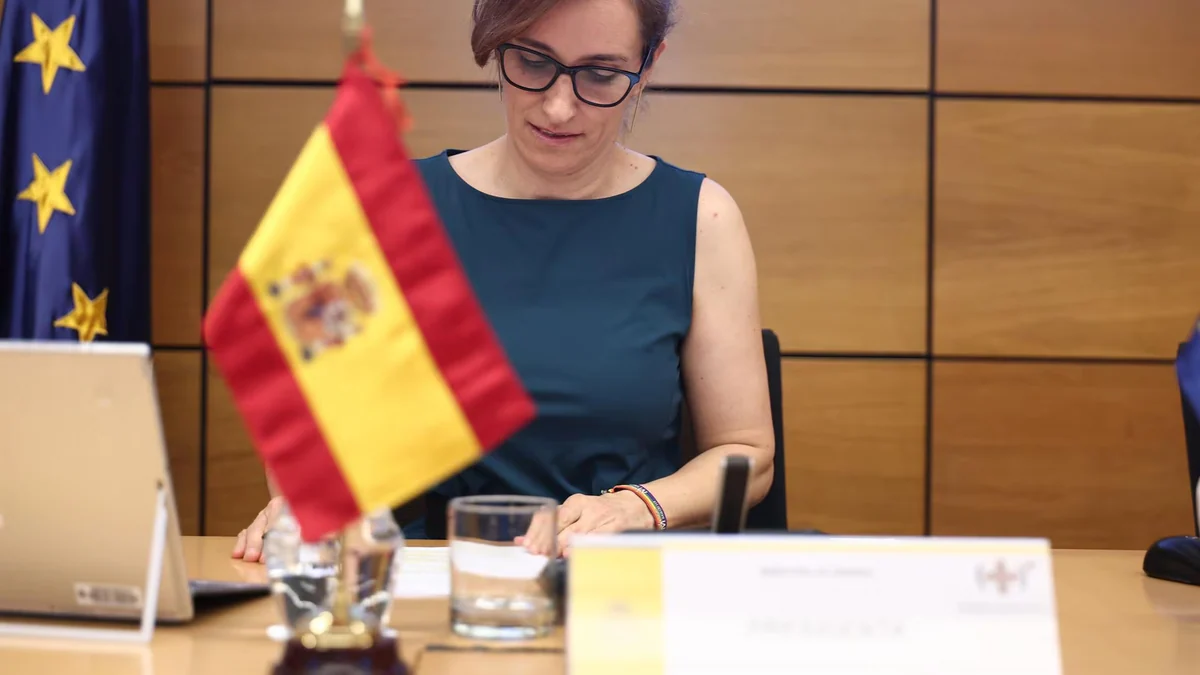García rechaza retirar el Estatuto Marco y critica que las CCAA del PP "no quieren asumir sus responsabilidades"