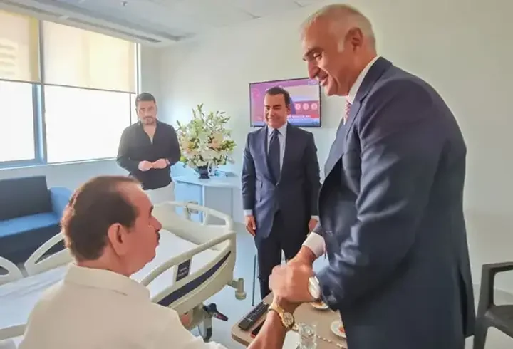 Bakan Ersoy'dan İbrahim Tatlıses'e geçmiş olsun ziyareti