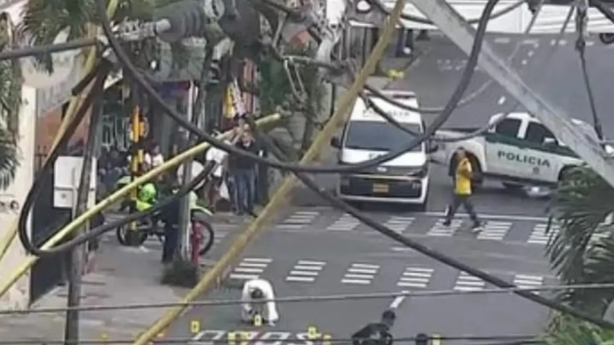 Video: delincuente con máscara fue herido y capturado en Envigado, Antioquia, tras enfrentar a las autoridades en medio de una persecución