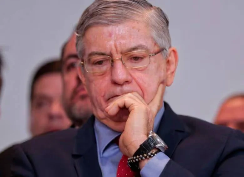 César Gaviria hospitalizado en Bogotá: Fundación Santa Fe reporta evolución estable tras cirugía abdominal y desmiente rumores