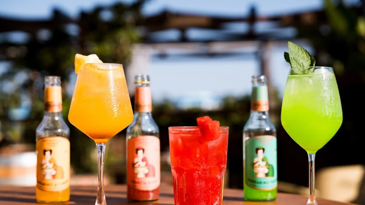 Sober curiosity, le alternative zero alcol per l'aperitivo conquistano i giovani