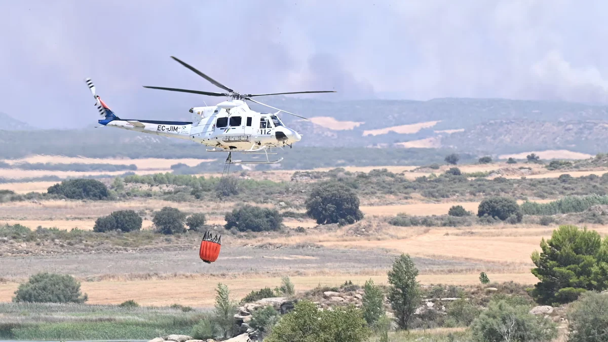 El incendio en Orés (Zaragoza) afecta ya a más de 15.000 hectáreas: siete pueblos evacuados y cuatro en preaviso