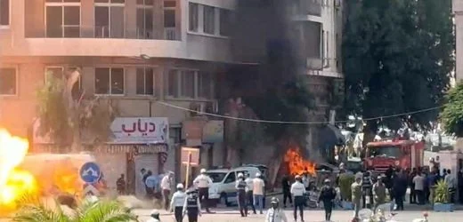 Syrien: Emmanuel Macron in Damaskus – Explosionen nahe Hotel