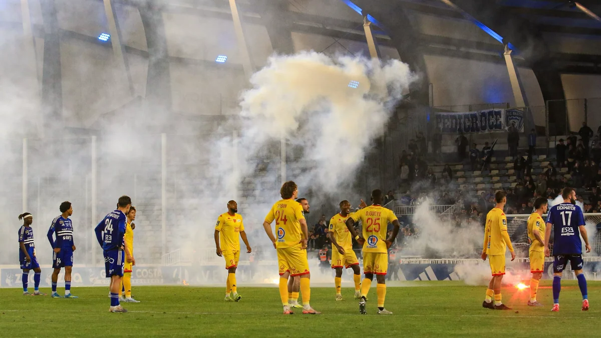 Bastia-Le Mans : en vidéo, les images de la confusion à Furiani où le match a été définitivement interrompu
