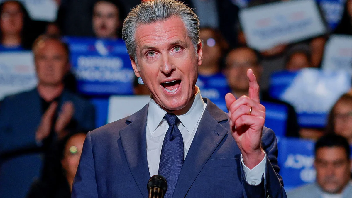 El gobernador Gavin Newsom propone un impuesto federal mínimo para multimillonarios