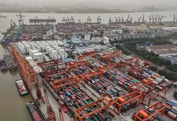 AB, Çin'e karşı ticaret politikasını değiştiriyor! Yeni gümrük vergileri ve kotalar gündemde