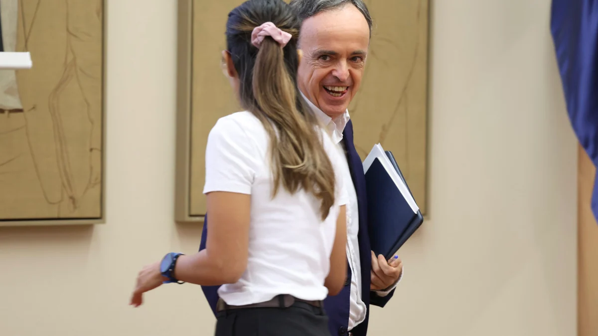 El PSOE y sus socios validan al nuevo presidente de la CNMC hasta 2032 en quince minutos de examen: "No hay preguntas"