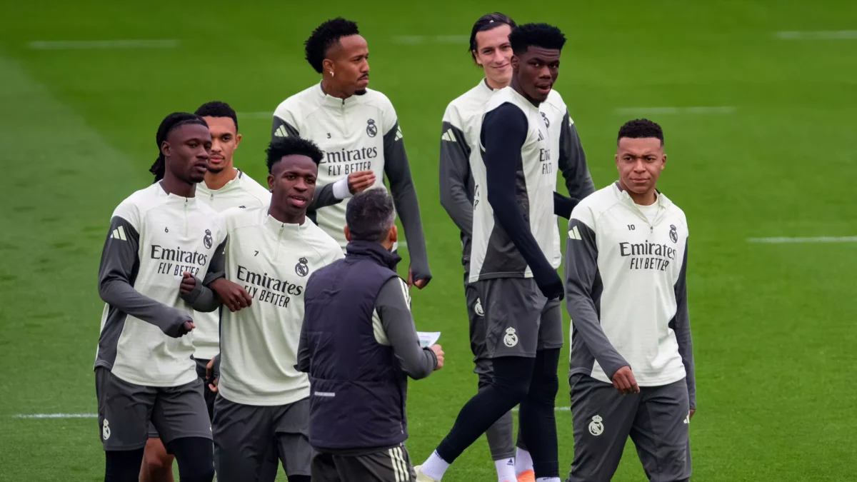 Real Madrid : après l’altercation Tchouaéni-Valverde, un échange houleux entre Mbappé et Vinicius ?