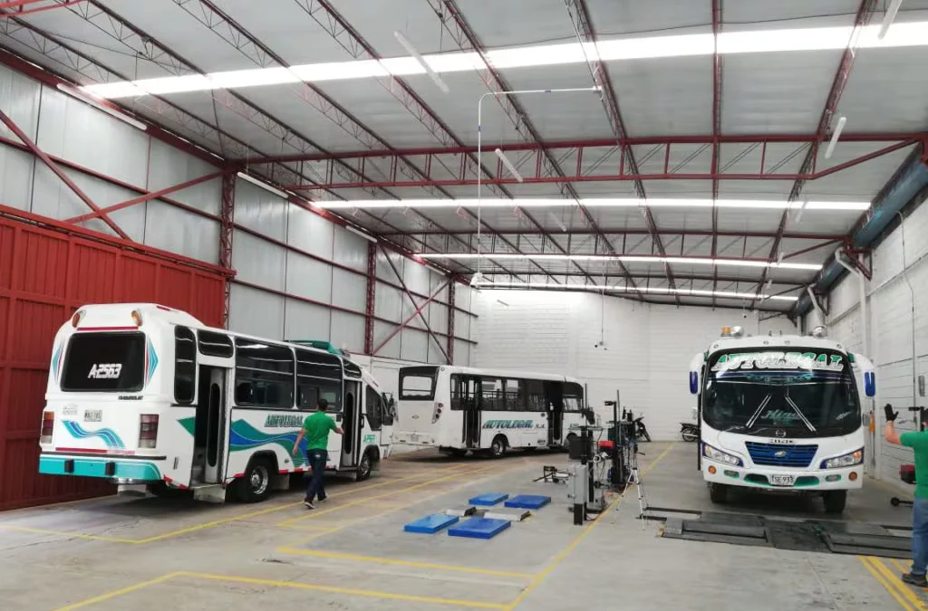 Millonaria sanción a empresa del bus que se accidentó en Antioquia y dejó 17 muertos revela nuevos hallazgos