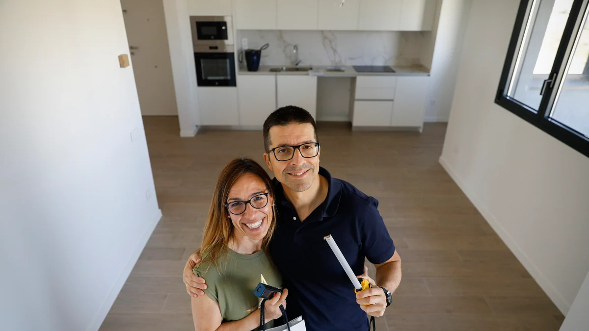 Los primeros vecinos estrenan uno de los barrios más esperados de Madrid: "Nos llaman los 'colonos' porque fuimos los primeros en llegar y en apostar por este lugar cuando era un descampado"