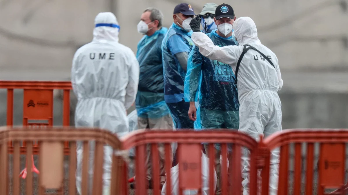 Hantavirus, la nave Hondius a Tenerife: un cittadino francese rimpatriato isolato con sintomi