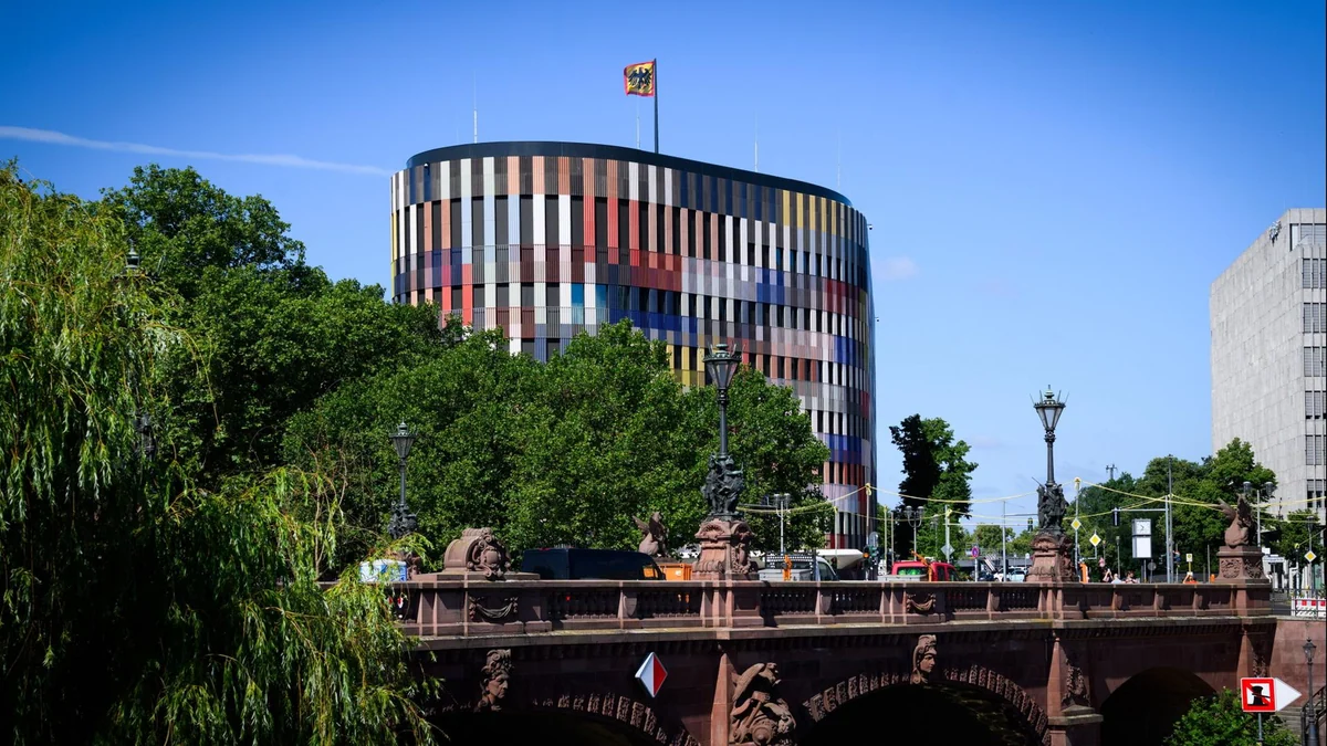 Umzug des Bundespräsidenten: Vom Schloss in den Modulbau
