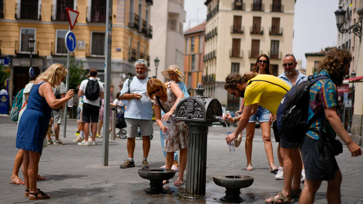 Arranca la primera ola de calor del año: Aemet activa la alerta roja en País Vasco y la naranja en diez comunidades por las altas temperaturas