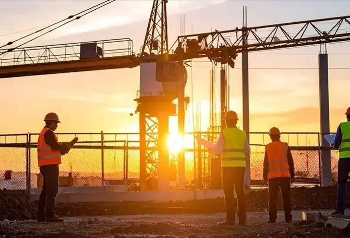 Türk müteahhitlik sektörü yurt dışında 5 ayda 2,3 milyar dolarlık proje üstlendi
