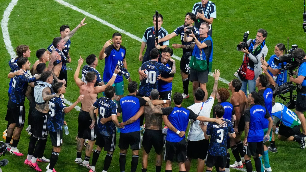Argentina en 2026 como en 1990: un campeón defensor que llega a la final con espíritu de supervivencia