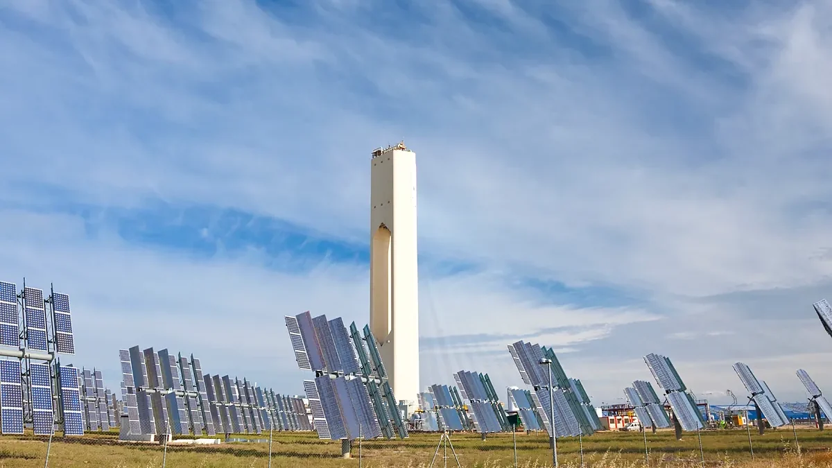 Las renovables tocan techo en España y empiezan a cerrarse instalaciones