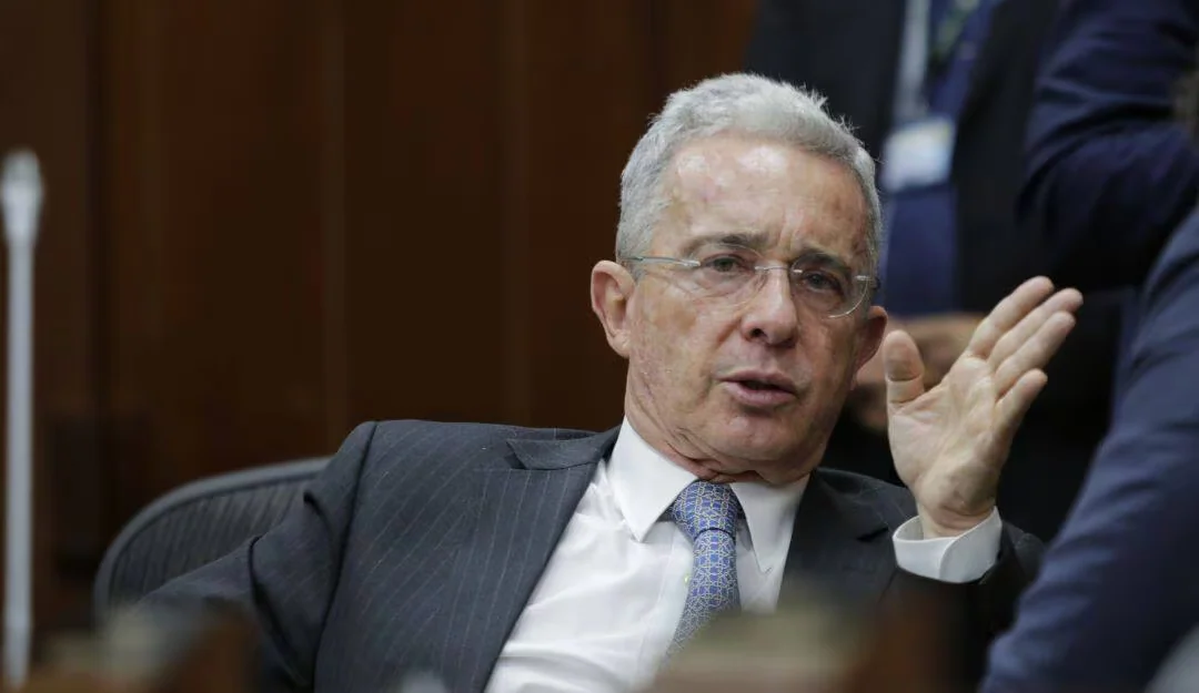 Álvaro Uribe Vélez rechazó la “persecución al adversario político” tras su enfrentamiento con el senador Alfredo Deluque