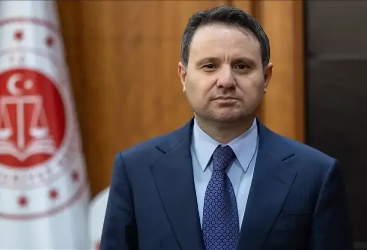 Bakan Gürlek detayları duyurdu! 27 ilde yasa dış bahis operasyonu