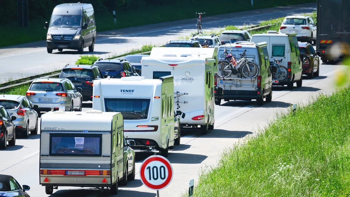 Erste Sommerreisewelle erwartet: Wo Stau droht