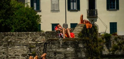 Italien: Varenna am Comer See verhängt Geldbußen für Touristen in Badehose