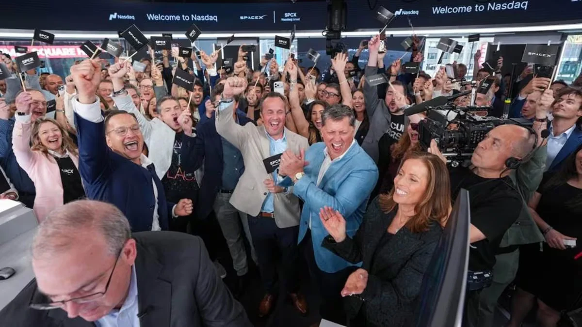 SpaceX llega a superar en capitalización a Amazon y Microsoft, y anuncia la compra de Cursor por 60.000 millones