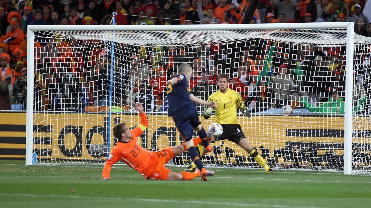 El gol de Iniesta, el instante más importante (hasta ahora) de la historia de España en los Mundiales: “Parece paradójico escuchar el silencio”