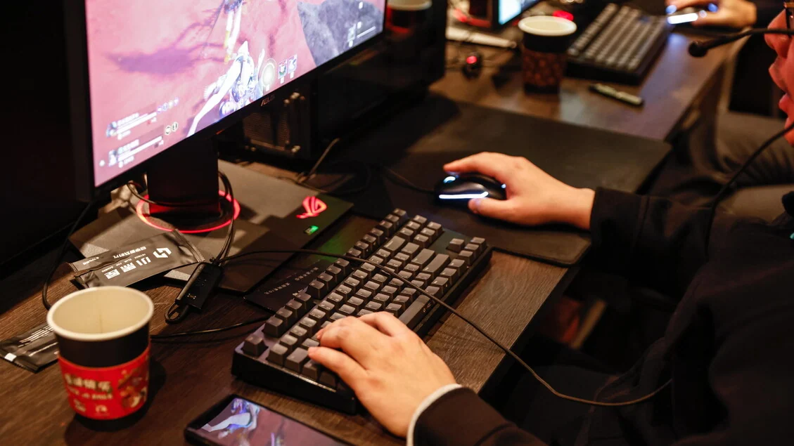 L'IA si è presa internet, i bot generano più traffico web dell'uomo