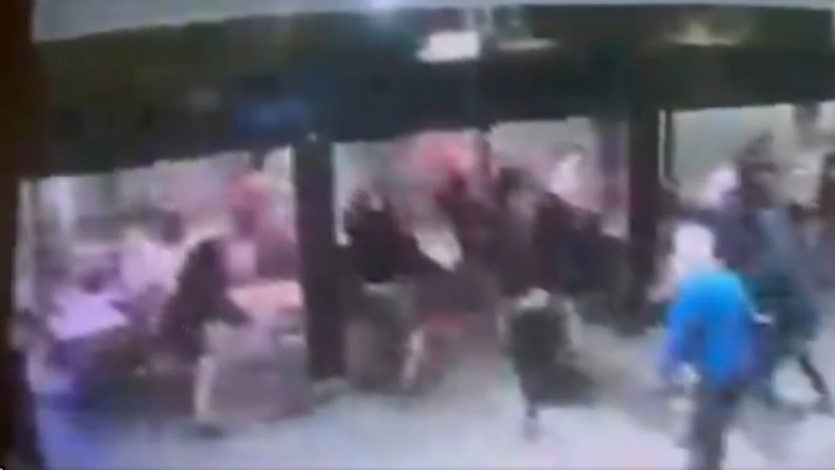 Una veintena de encapuchados irrumpe en un bar de Berriozar y agrede a clientes que seguían la final del Mundial