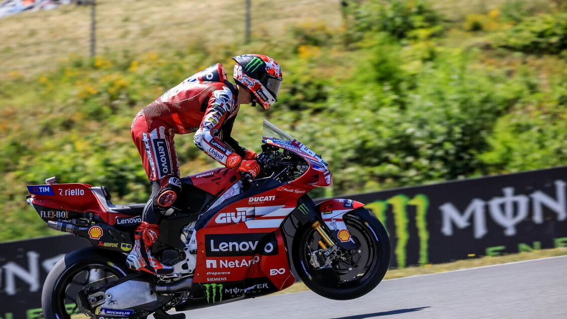 MotoGp: Repubblica Ceca, Bagnaia vince la sprint davanti a Ogura