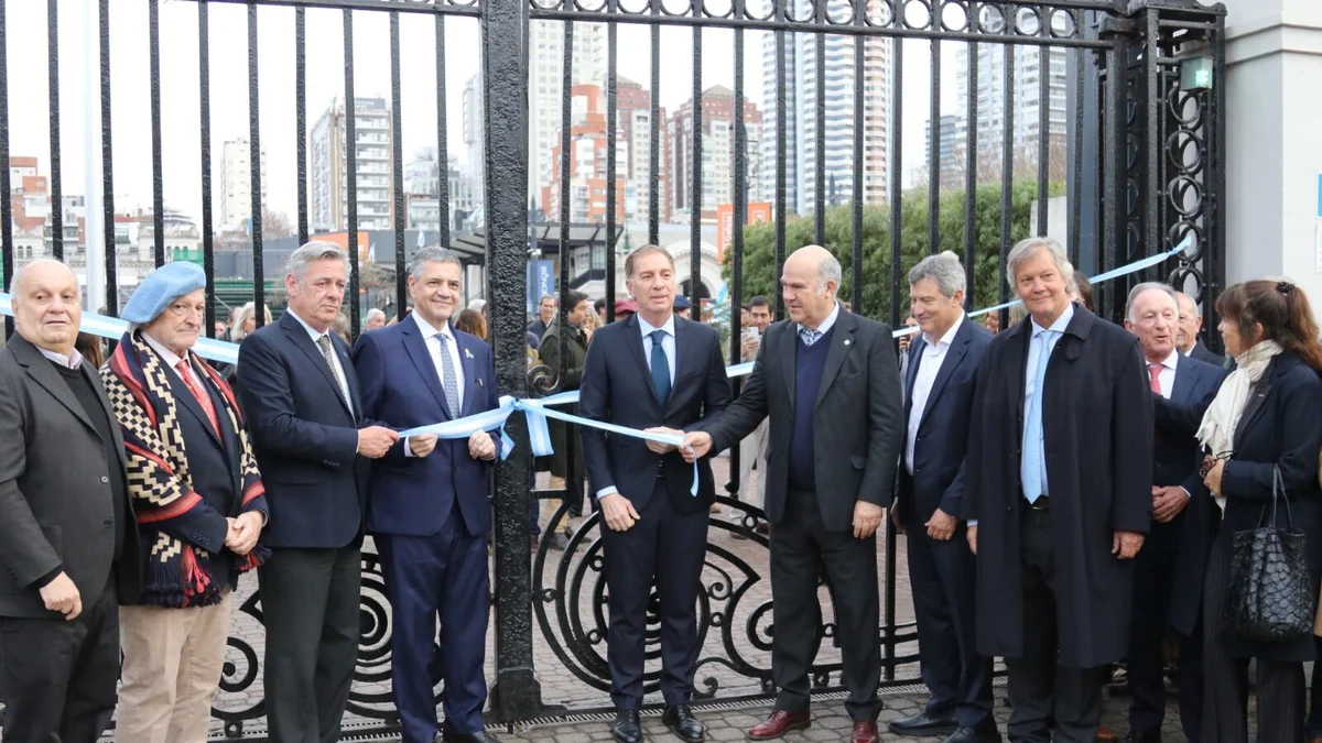 En la apertura de la Exposición Rural, el Gobierno prometió al campo seguir bajando la presión impositiva