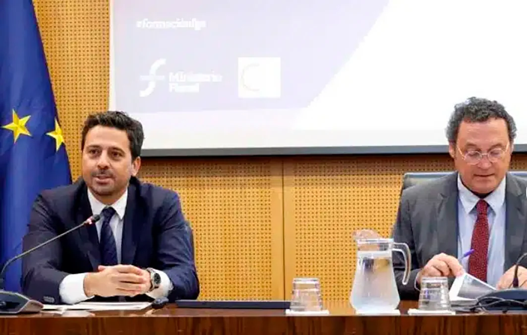 La Asociación de Fiscales exige a Peramato que diga "quién autorizó" la reunión en Fortuny con la 'fontanera' del PSOE